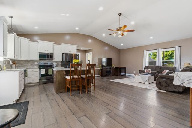 100 Mockingbird Ln, Hartsville, TN 37074