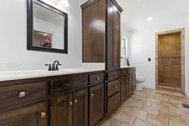 100 Mockingbird Ln, Hartsville, TN 37074