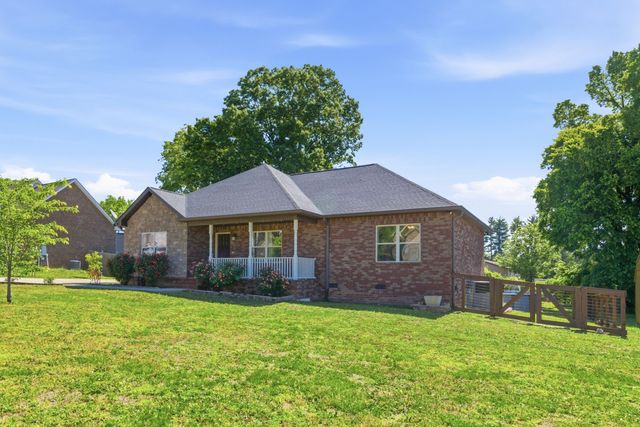 100 Mockingbird Ln, Hartsville, TN 37074