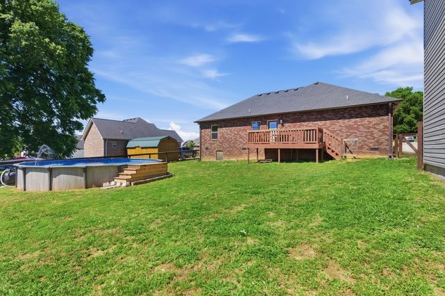 100 Mockingbird Ln, Hartsville, TN 37074