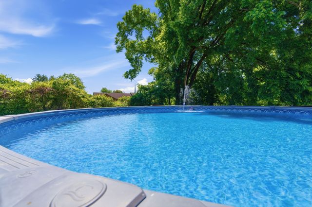 100 Mockingbird Ln, Hartsville, TN 37074