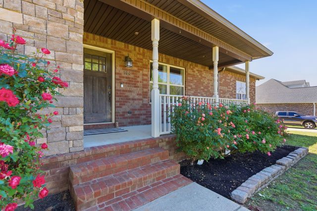 100 Mockingbird Ln, Hartsville, TN 37074