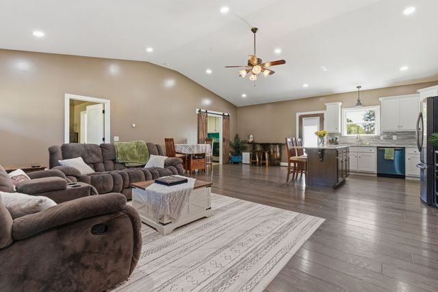 100 Mockingbird Ln, Hartsville, TN 37074