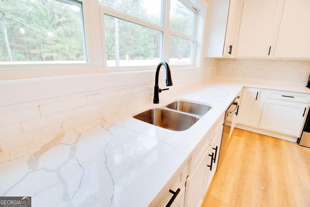 1192 Sunset Cove, Tignall, GA 30668