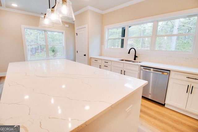 1192 Sunset Cove, Tignall, GA 30668