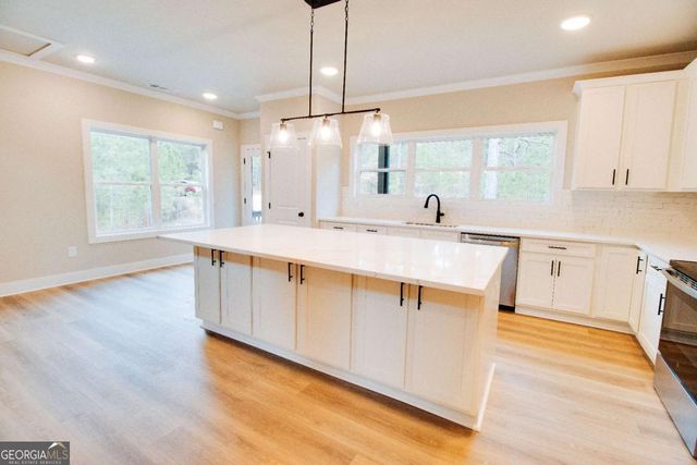 1192 Sunset Cove, Tignall, GA 30668