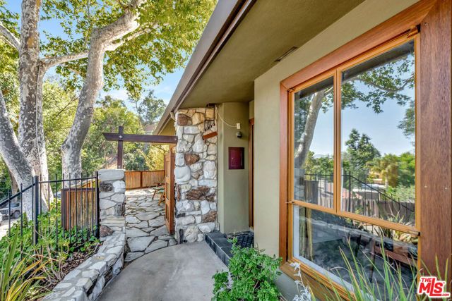 15511 Woodcrest, Sherman Oaks, CA 91403