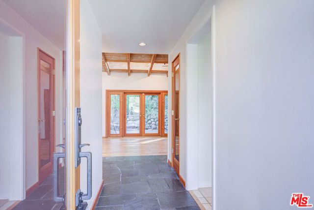 15511 Woodcrest, Sherman Oaks, CA 91403