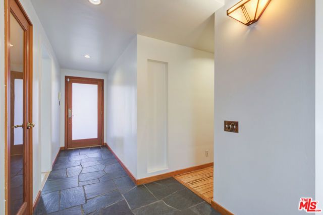 15511 Woodcrest, Sherman Oaks, CA 91403