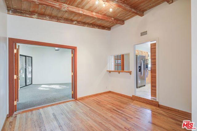 15511 Woodcrest, Sherman Oaks, CA 91403