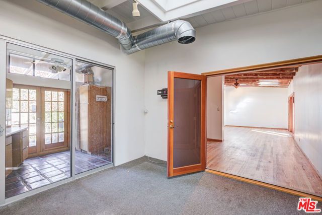 15511 Woodcrest, Sherman Oaks, CA 91403