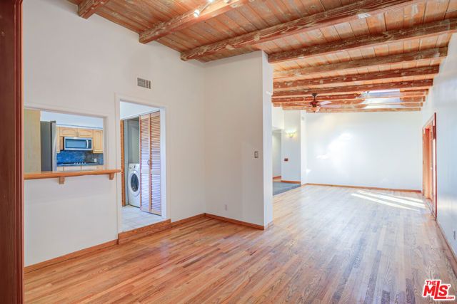 15511 Woodcrest, Sherman Oaks, CA 91403