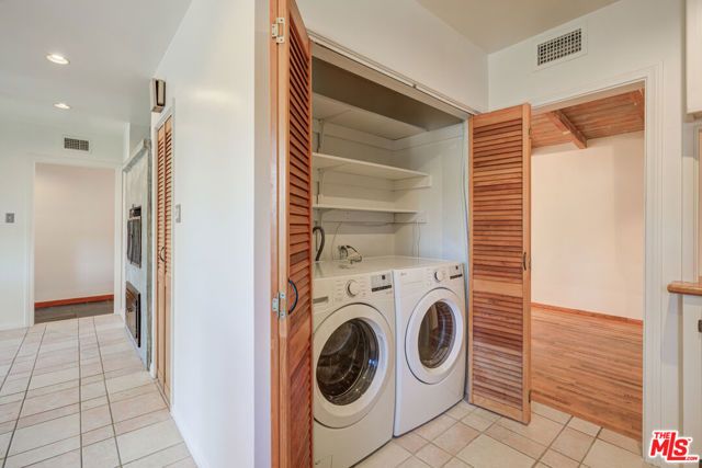 15511 Woodcrest, Sherman Oaks, CA 91403