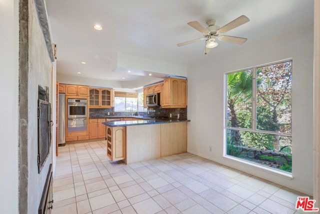 15511 Woodcrest, Sherman Oaks, CA 91403