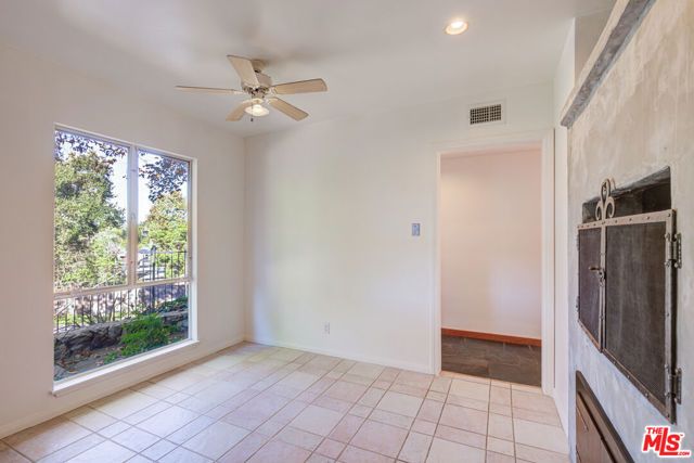 15511 Woodcrest, Sherman Oaks, CA 91403