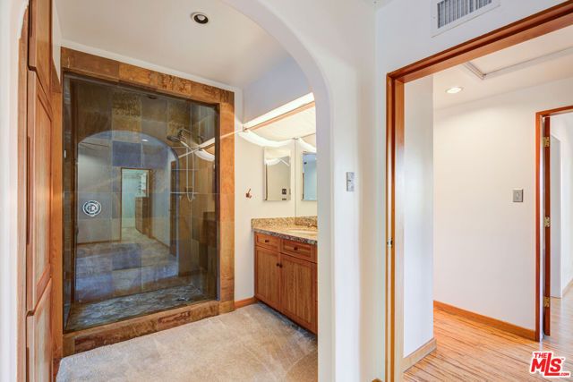 15511 Woodcrest, Sherman Oaks, CA 91403