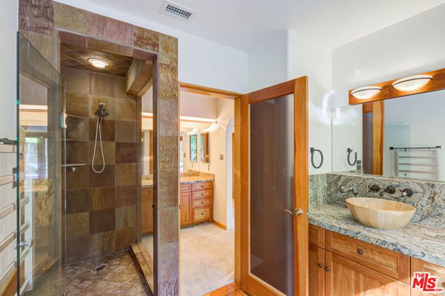 15511 Woodcrest, Sherman Oaks, CA 91403