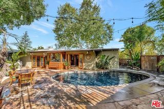 15511 Woodcrest, Sherman Oaks, CA 91403