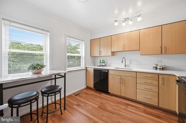 2343 9TH ST S, Arlington, VA 22204