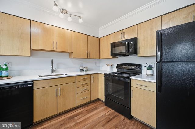 2343 9TH ST S, Arlington, VA 22204