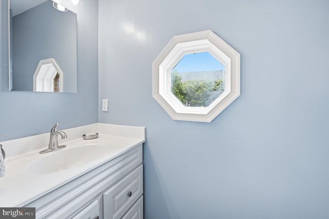 2343 9TH ST S, Arlington, VA 22204