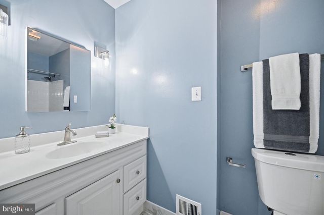 2343 9TH ST S, Arlington, VA 22204