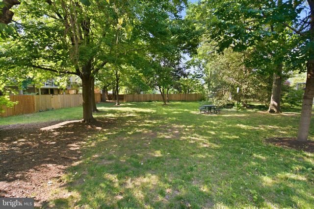 2343 9TH ST S, Arlington, VA 22204