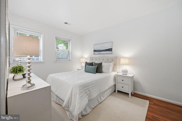 2343 9TH ST S, Arlington, VA 22204