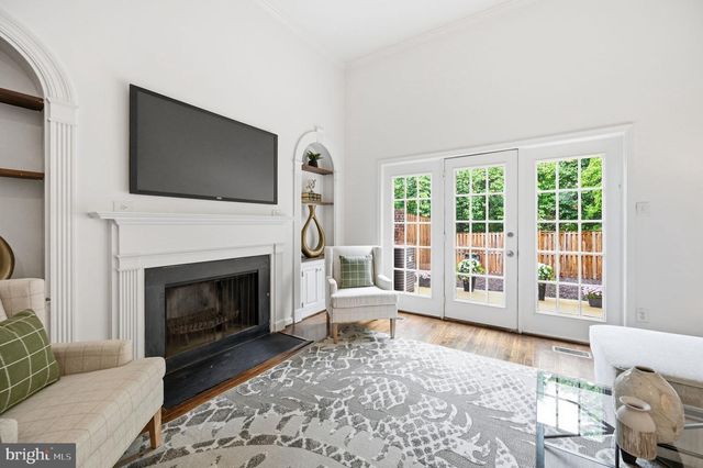2343 9TH ST S, Arlington, VA 22204
