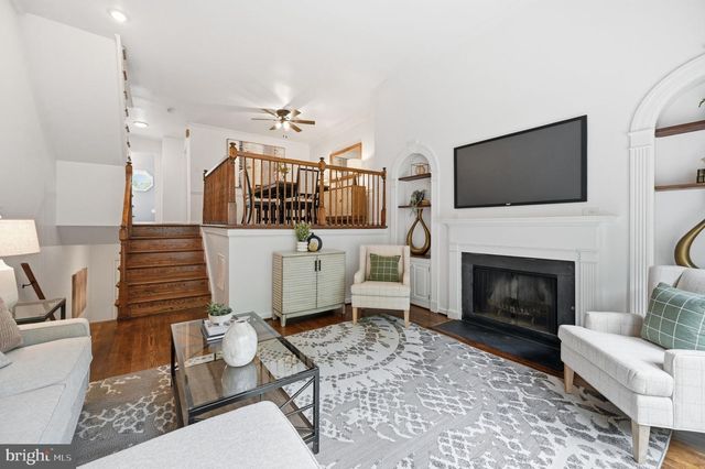 2343 9TH ST S, Arlington, VA 22204