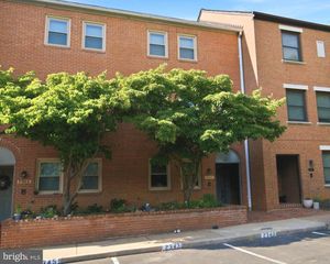 2343 9TH ST S, Arlington, VA 22204