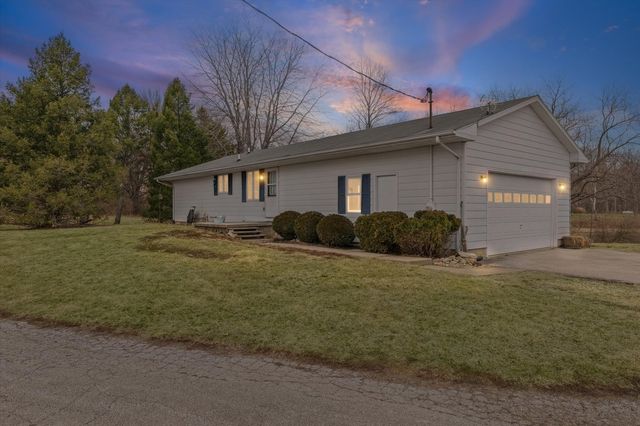 88 County Road 2000 N, Mahomet, IL 61853