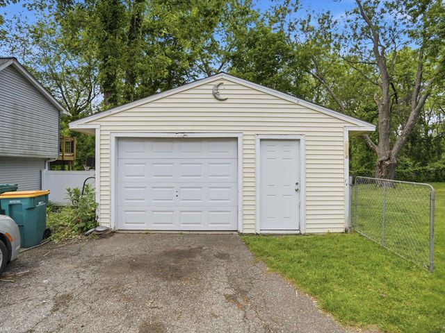 328 S 3rd Street, Brighton, MI 48116