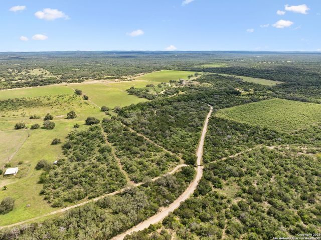 547 county road 3401, Hondo, TX 78861