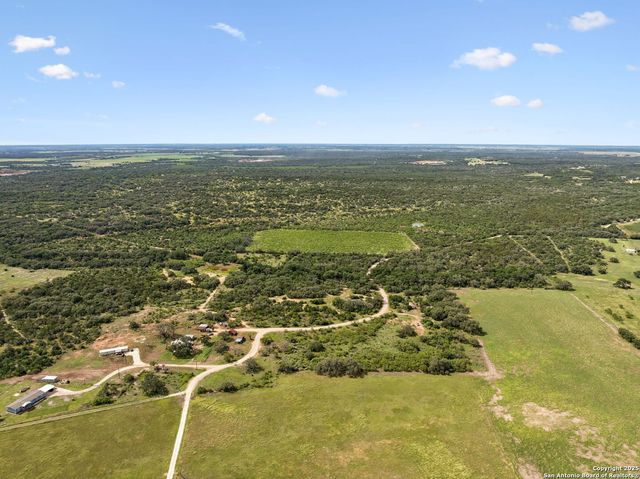547 county road 3401, Hondo, TX 78861