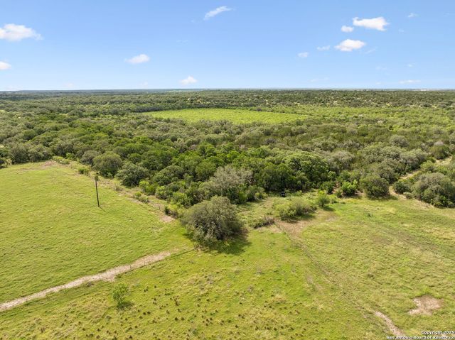 547 county road 3401, Hondo, TX 78861