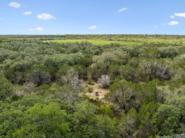 547 county road 3401, Hondo, TX 78861