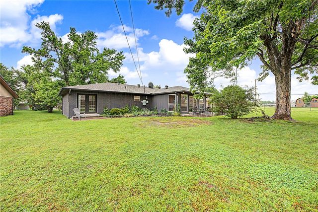 1710 SE Flynt Street, Bentonville, AR 72712