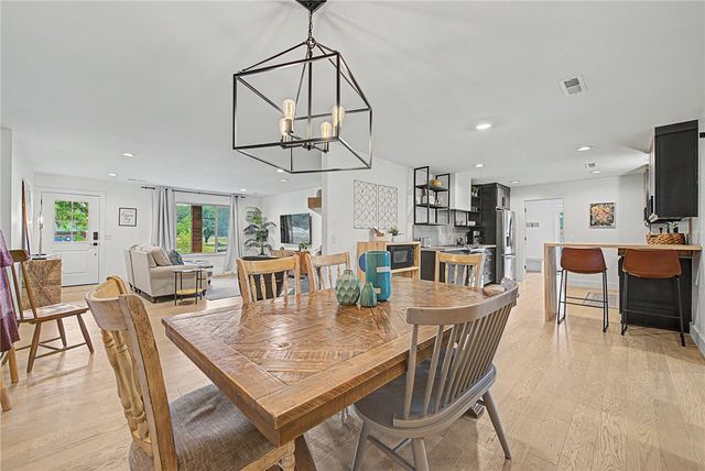 1710 SE Flynt Street, Bentonville, AR 72712