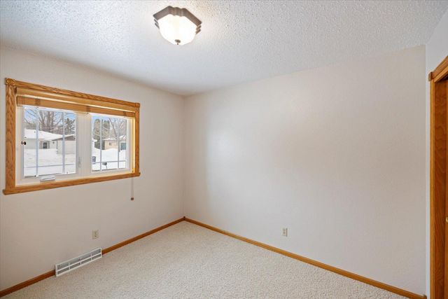 606 NE 3 Street NE, Dilworth, MN 56529