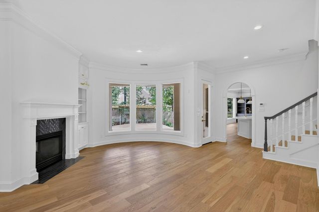 2 Argonne Place, The Woodlands, TX 77382