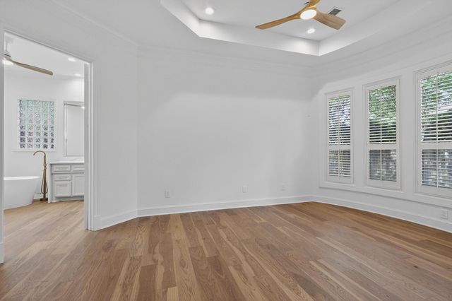 2 Argonne Place, The Woodlands, TX 77382