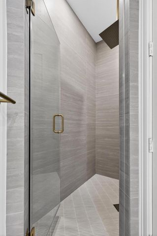 2 Argonne Place, The Woodlands, TX 77382