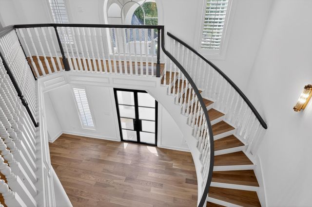 2 Argonne Place, The Woodlands, TX 77382