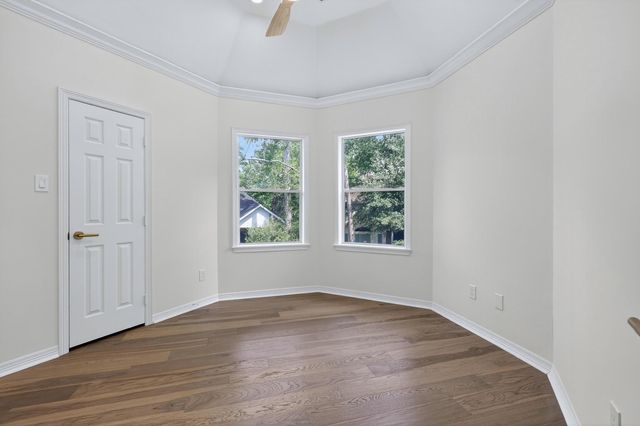 2 Argonne Place, The Woodlands, TX 77382
