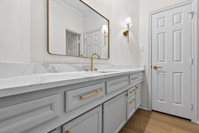 2 Argonne Place, The Woodlands, TX 77382