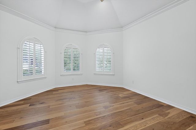 2 Argonne Place, The Woodlands, TX 77382