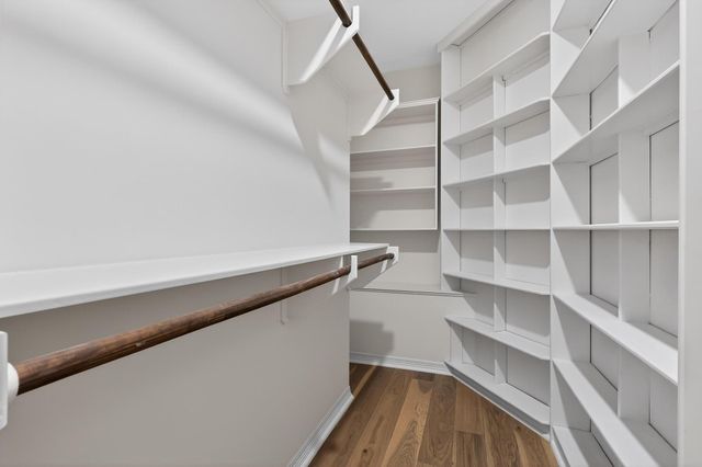 2 Argonne Place, The Woodlands, TX 77382