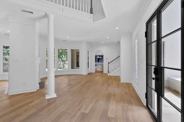 2 Argonne Place, The Woodlands, TX 77382