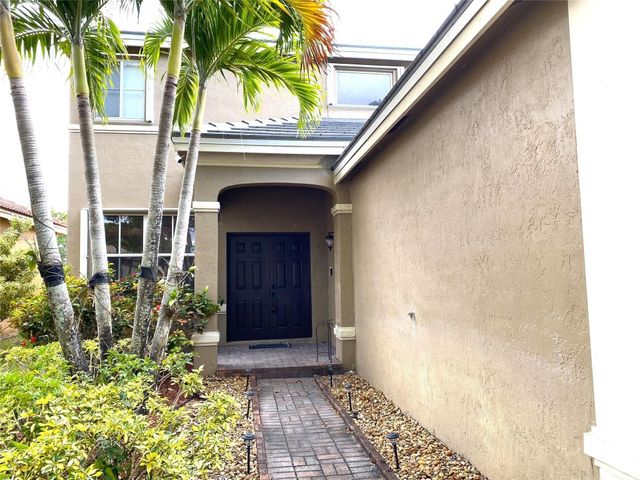 4375 Foxtail Lane, Weston, FL 33331